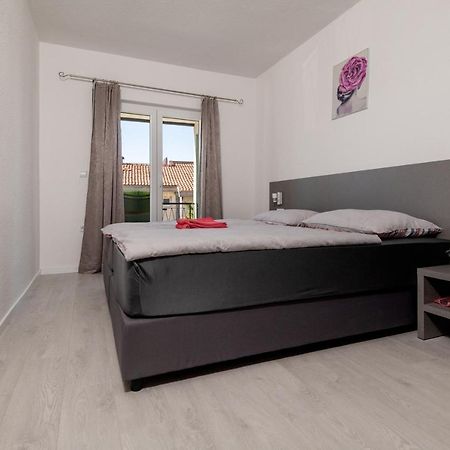 נאום Apartments & Rooms Leon מראה חיצוני תמונה